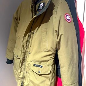 canada goose jacket women’s size L